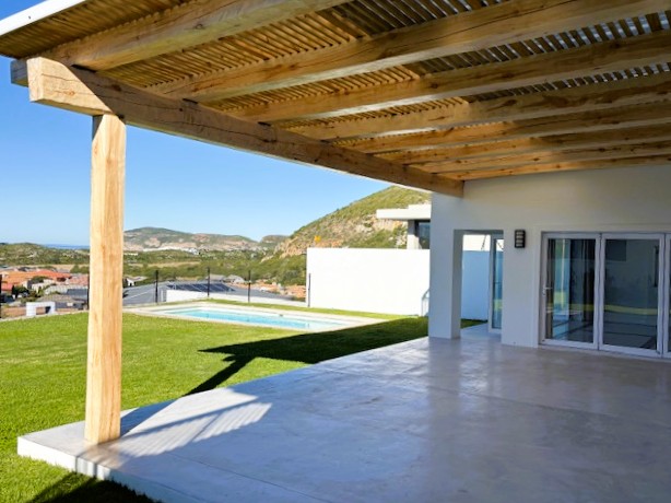 5 Bedroom Property for Sale in Whale Rock Hill Western Cape